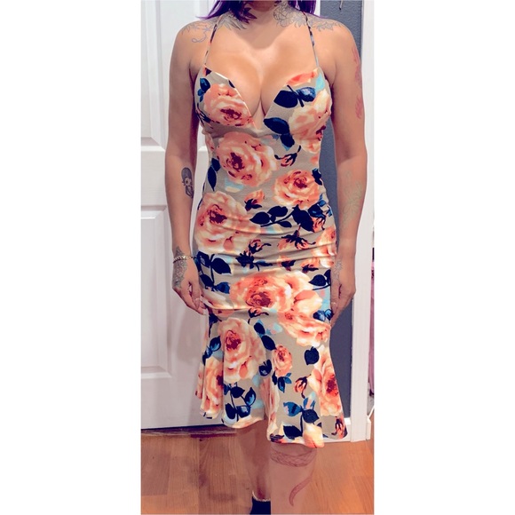 Floral strappy midi dress - Picture 1 of 3
